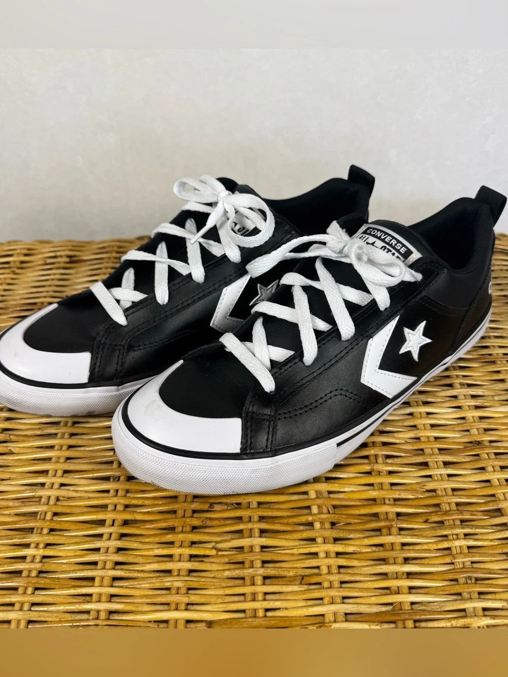 Converse All Star Leather Low Top Sneakers Kids Mens 7 Womens 8.5 Black White